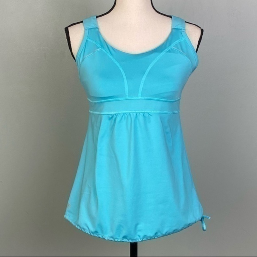 ATHLETA “Sky Horizon Blue” racerback athletic tank top in size Small. EUC